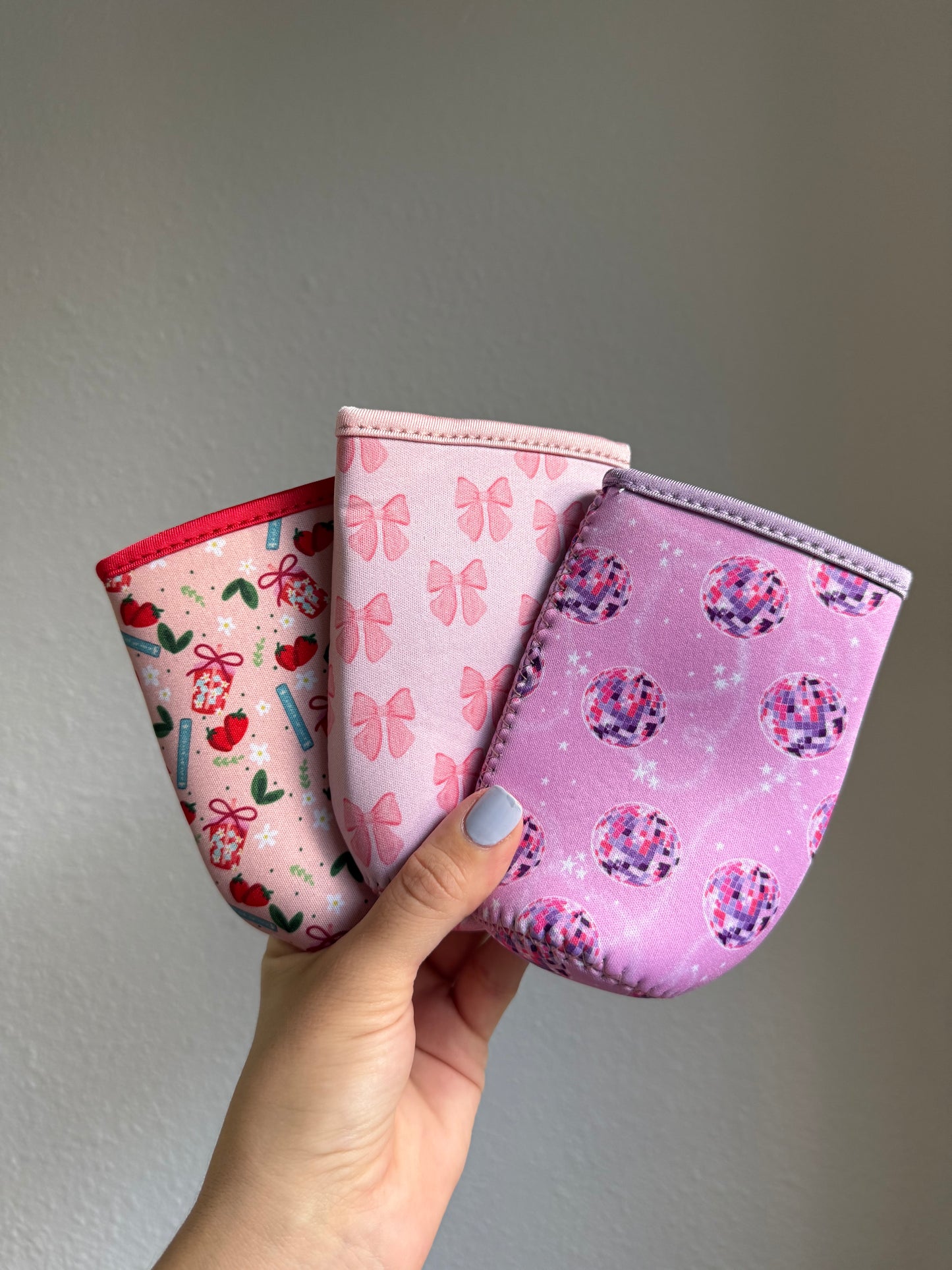 Bow 12 oz can Sleeve