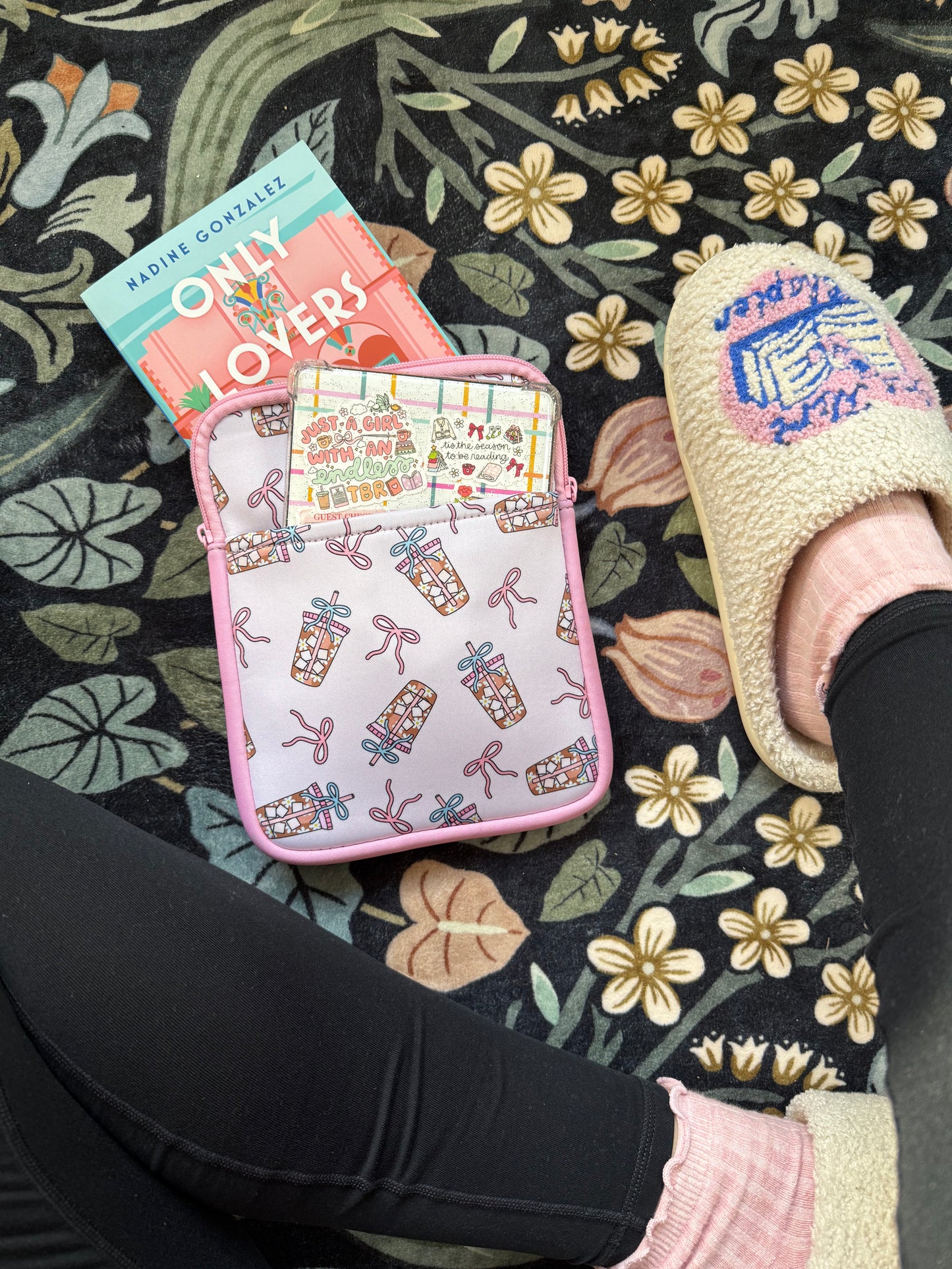 Coffee & Bows Kindle Zipper Pouch